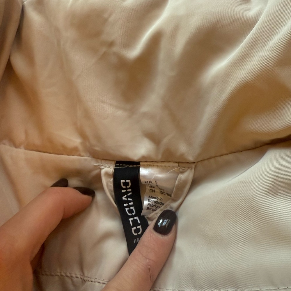 Divided Off-White Puffer Jacket - image 2